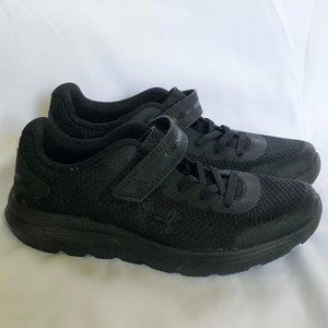 Boys Under Armour Tennis Shoes